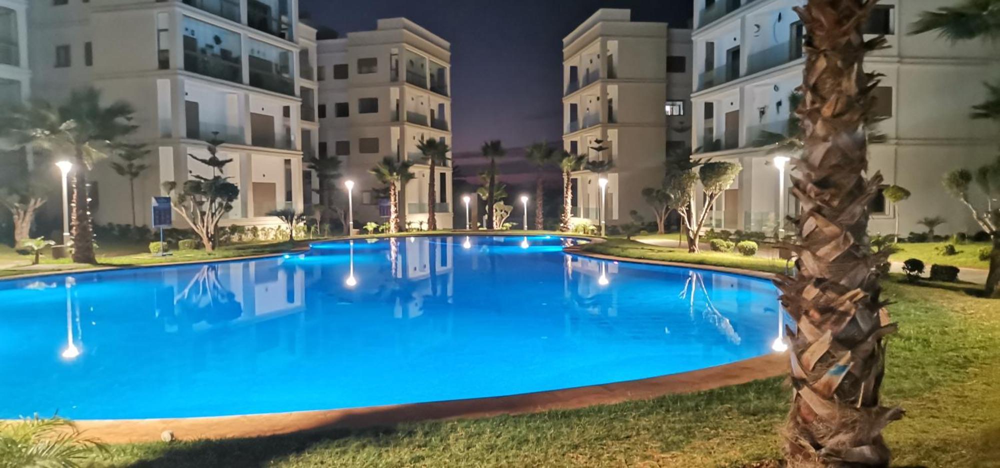 Grand Appartement Vue Golf A 2 Min De La Plage Bouznika Luaran gambar