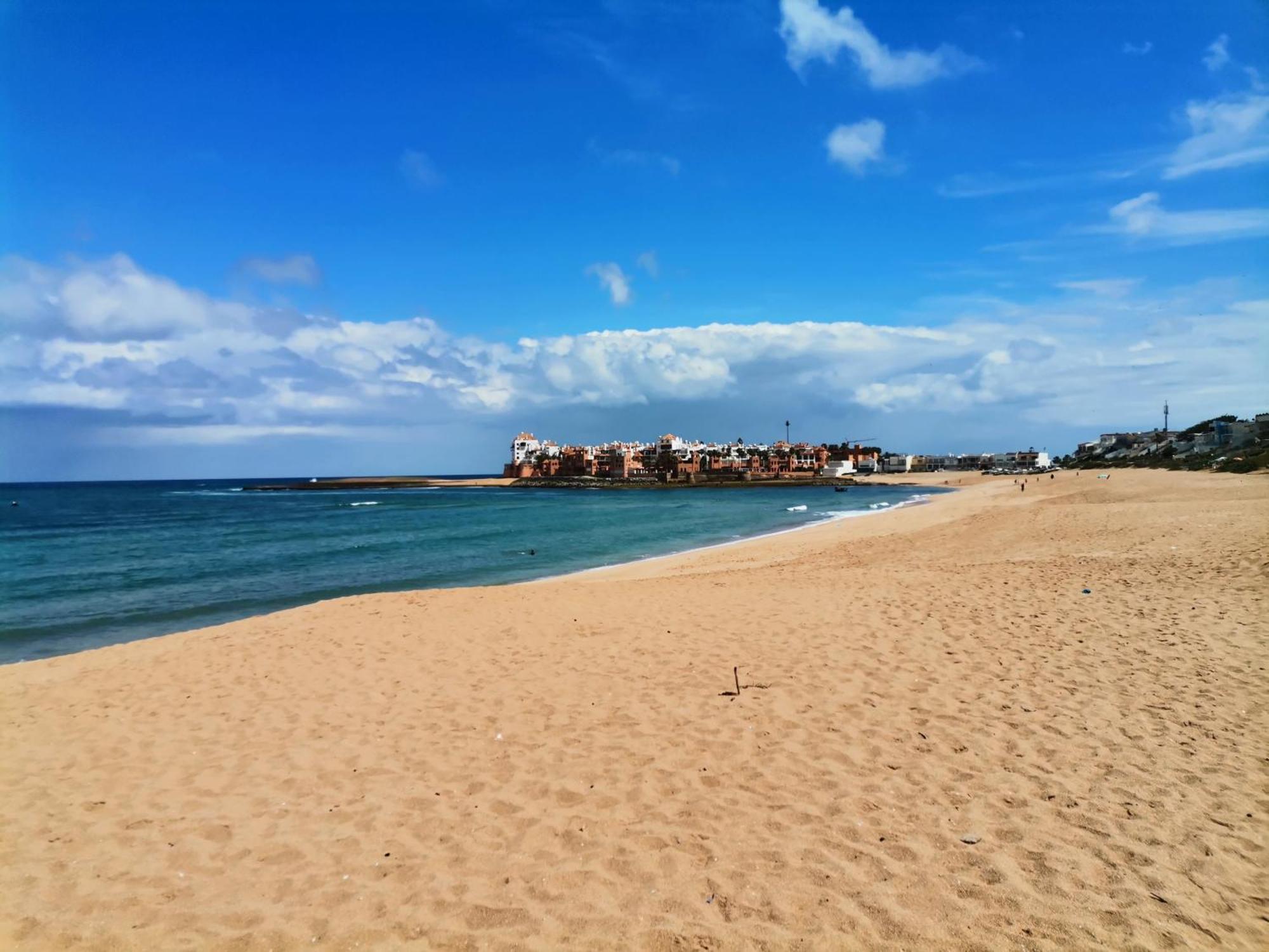Grand Appartement Vue Golf A 2 Min De La Plage Bouznika Luaran gambar